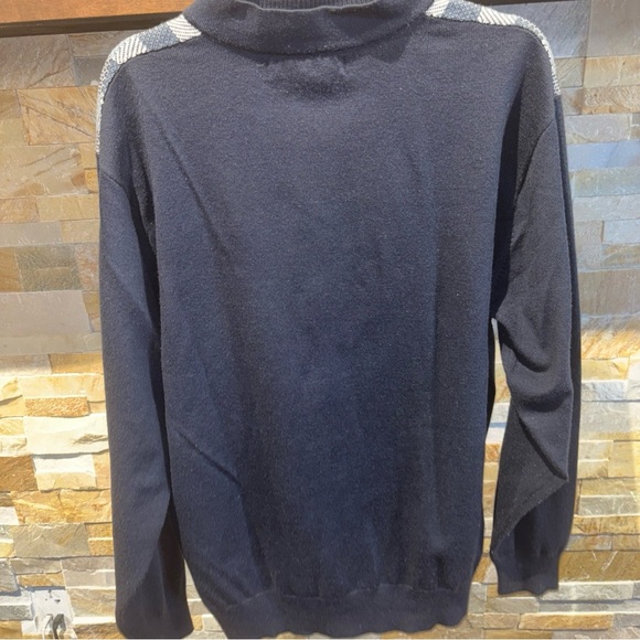 LUXTON XL ZIPPED UP NAVY BLOCK -REPEAT ACRYLIC - Picture 9 of 12